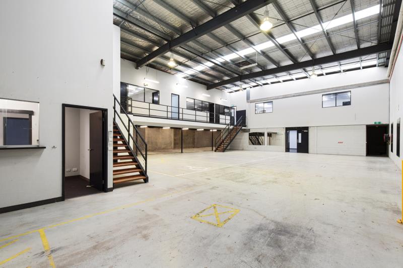 Click to view all images 3G Marine Parade Abbotsford VIC 3067 - Image 2