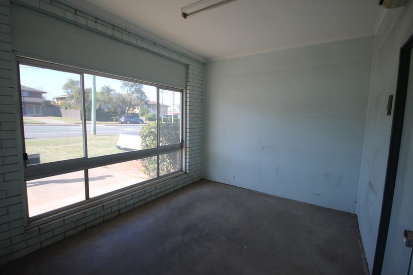 Click to view all images 1/125 Russell Street Cleveland QLD 4163 - Image 3