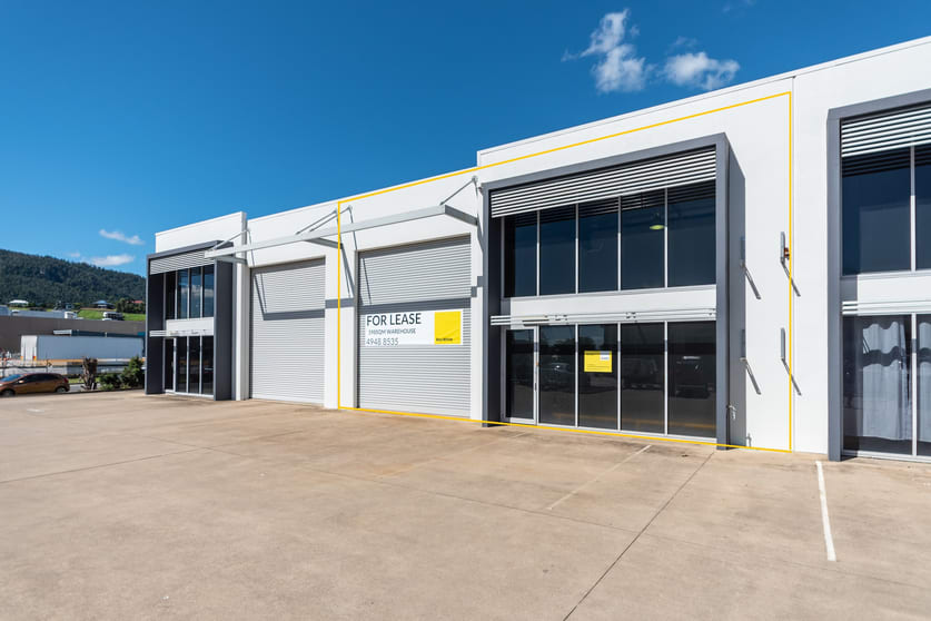 Click to view all images 2/8 Myer Lasky Drive Cannonvale QLD 4802 - Image 1