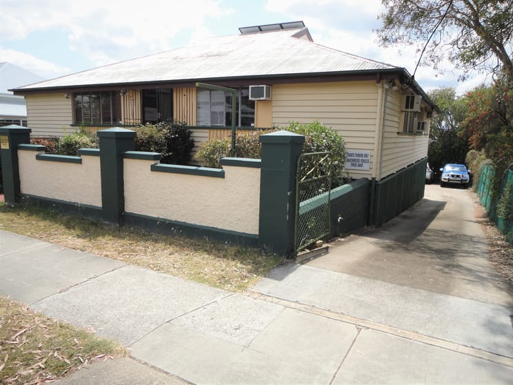 Click to view all images 59 Roderick Street Ipswich QLD 4305 - Image 2