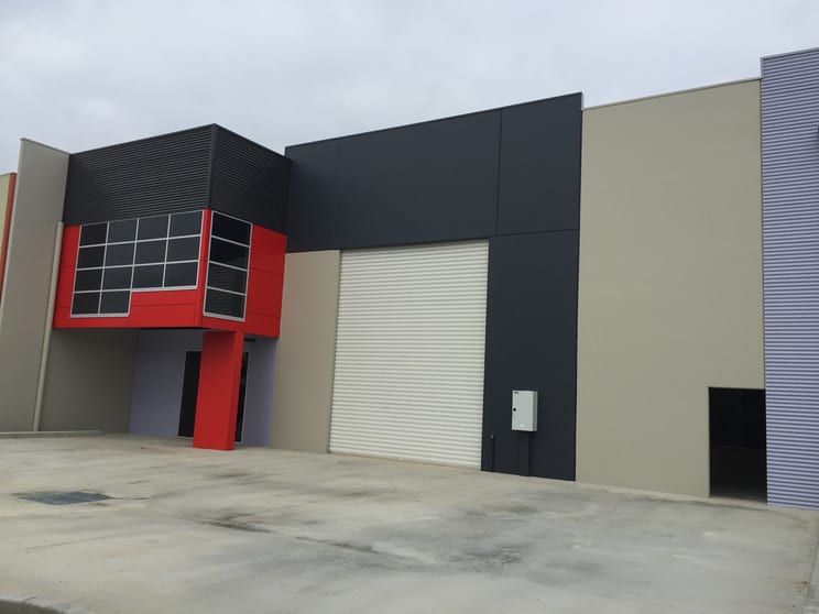 Click to view all images 1/23 Glenville Drive Melton VIC 3337 - Image 2