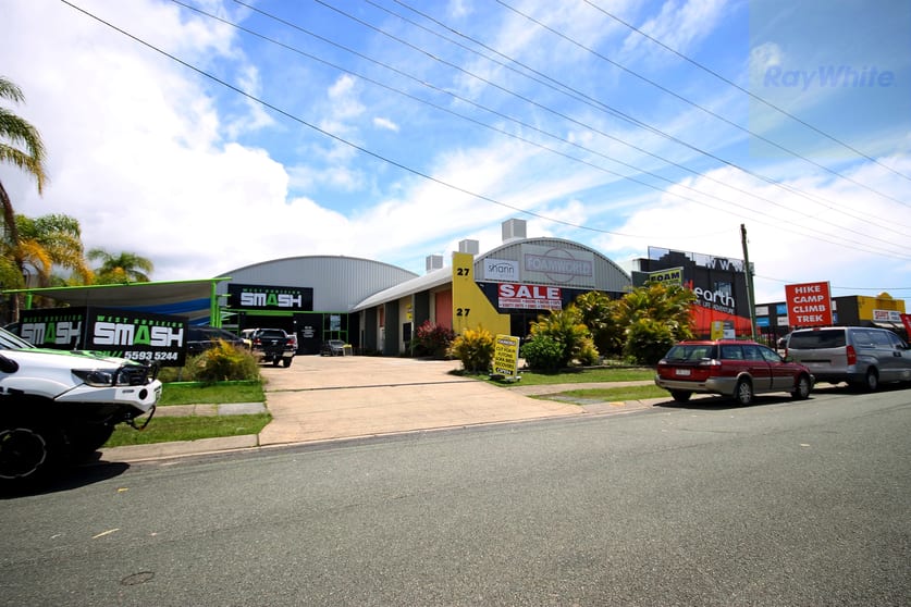 Click to view all images 1/27 Central Drive Burleigh Heads QLD 4220 - Image 1
