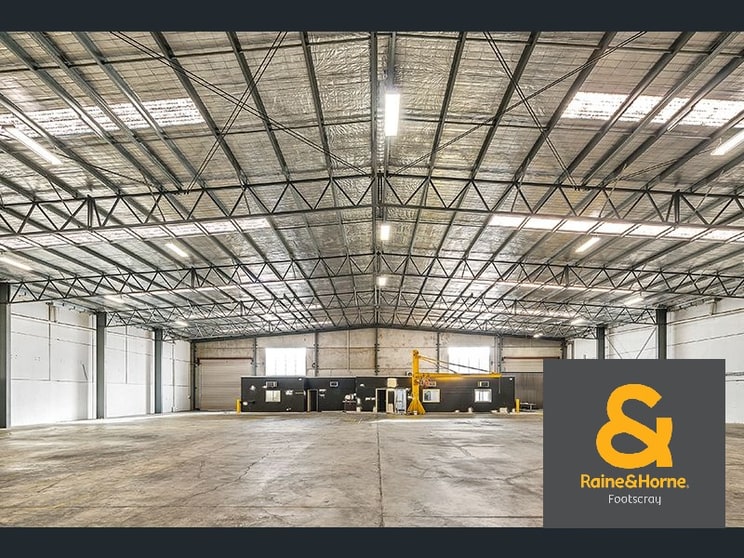 Click to view all images 4/33 Chambers Road Altona North VIC 3025 - Image 1