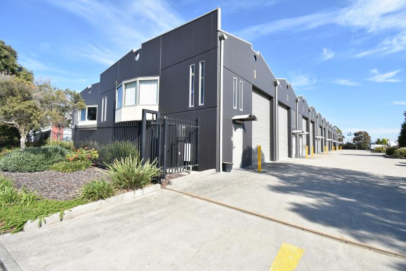 Click to view all images Unit 1/3 Frost Drive Mayfield West NSW 2304 - Image 1