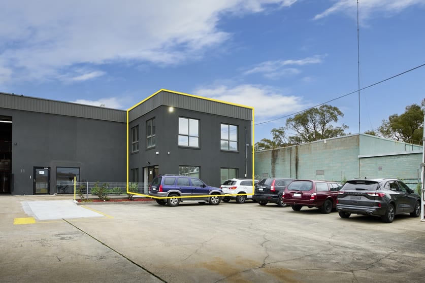Click to view all images 11 Hayward Road Ferntree Gully VIC 3156 - Image 3