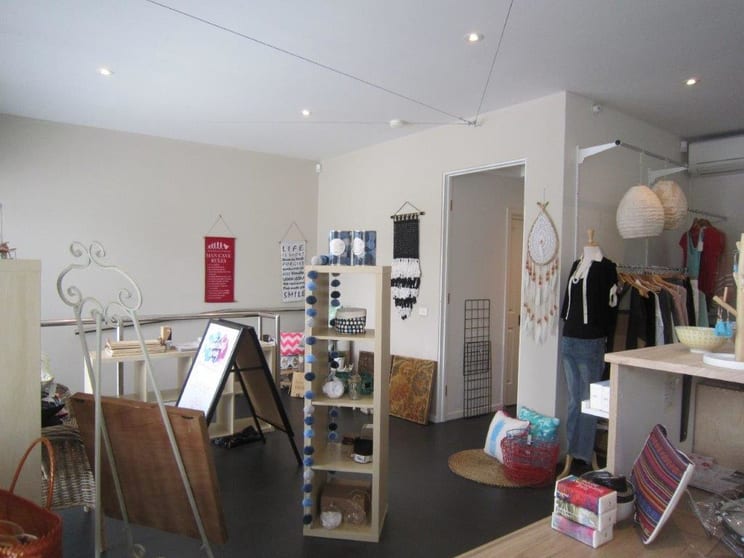 Click to view all images 1/32 Brewer Road Bentleigh VIC 3204 - Image 3