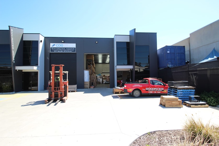 Click to view all images 1/4 Milgate Drive Mornington VIC 3931 - Image 1
