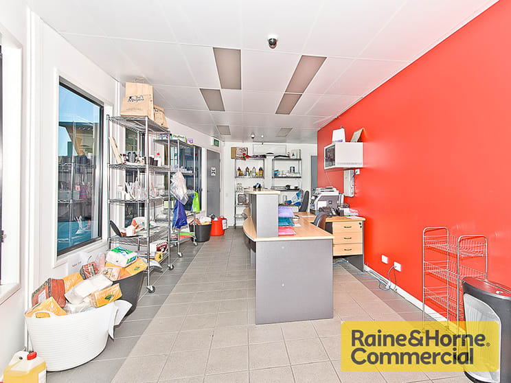 Click to view all images Clontarf QLD 4019 - Image 3