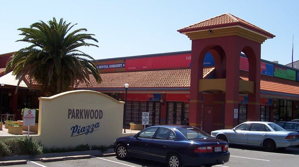 Click to view all images Shop 6/300 Olsen Avenue Parkwood QLD 4214 - Image 1