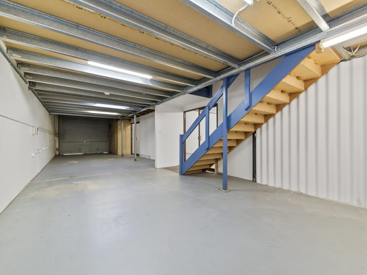 Click to view all images 10/92-94 Briggs Street Welshpool WA 6106 - Image 3