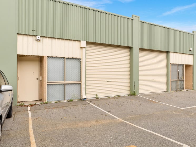 Click to view all images 10/92-94 Briggs Street Welshpool WA 6106 - Image 2