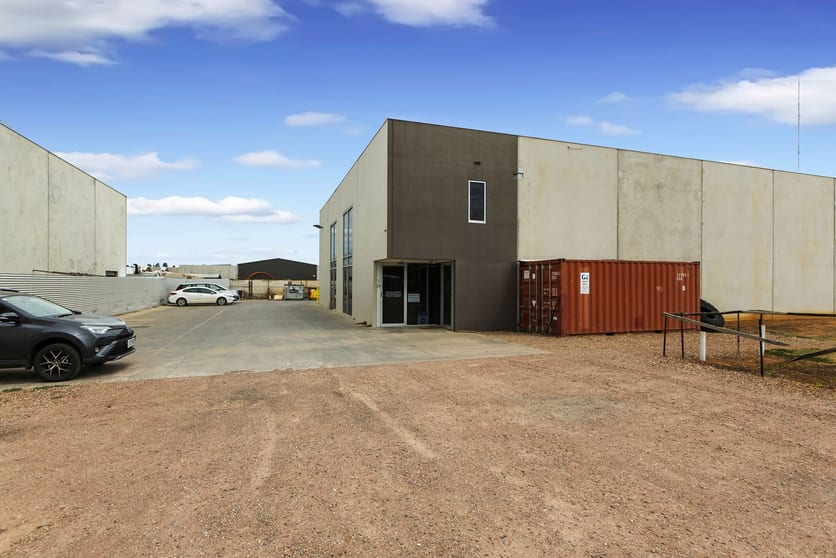 Click to view all images Factory 1/29 Reserve Rd Melton VIC 3337 - Image 1