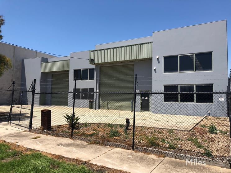 Click to view all images 1-3 Link Court Epping VIC 3076 - Image 2