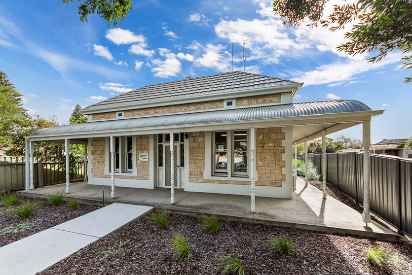 Click to view all images 51 Torrens Street Victor Harbor SA 5211 - Image 1