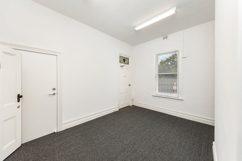 Click to view all images 51 Torrens Street Victor Harbor SA 5211 - Image 3