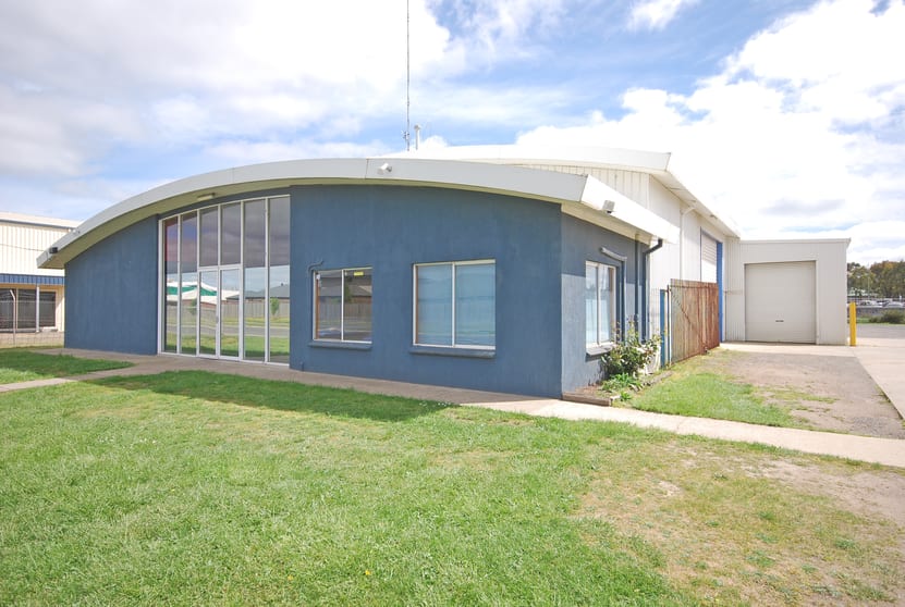 Click to view all images 14 Gregory Street West Wendouree VIC 3355 - Image 1