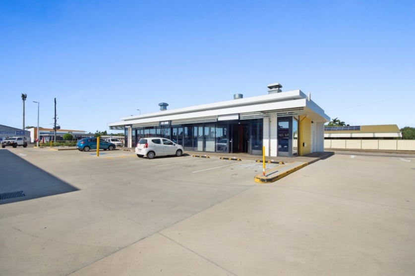 Shop 3/450-456 Bayswater Road Mount Louisa QLD 4814 - Image 1