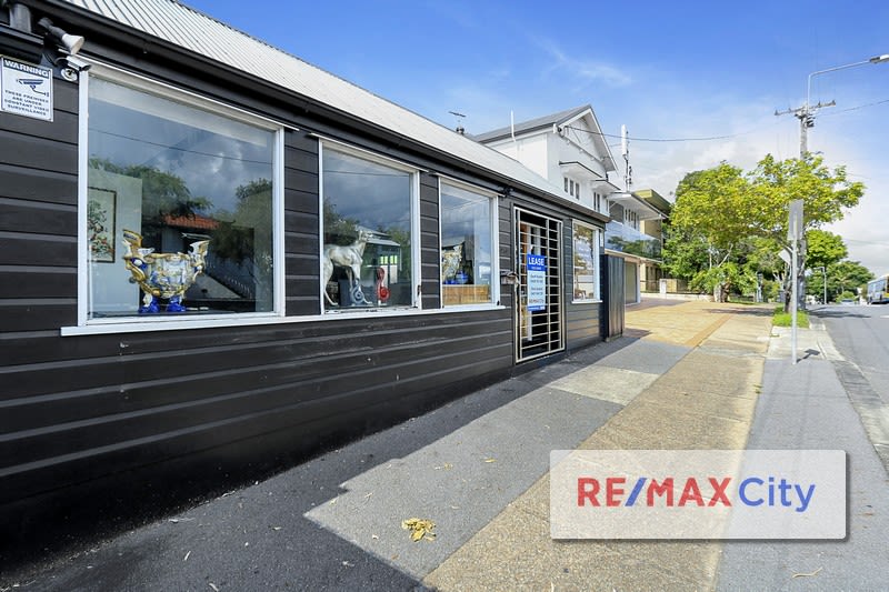 Click to view all images 2/950 Stanley Street East East Brisbane QLD 4169 - Image 1