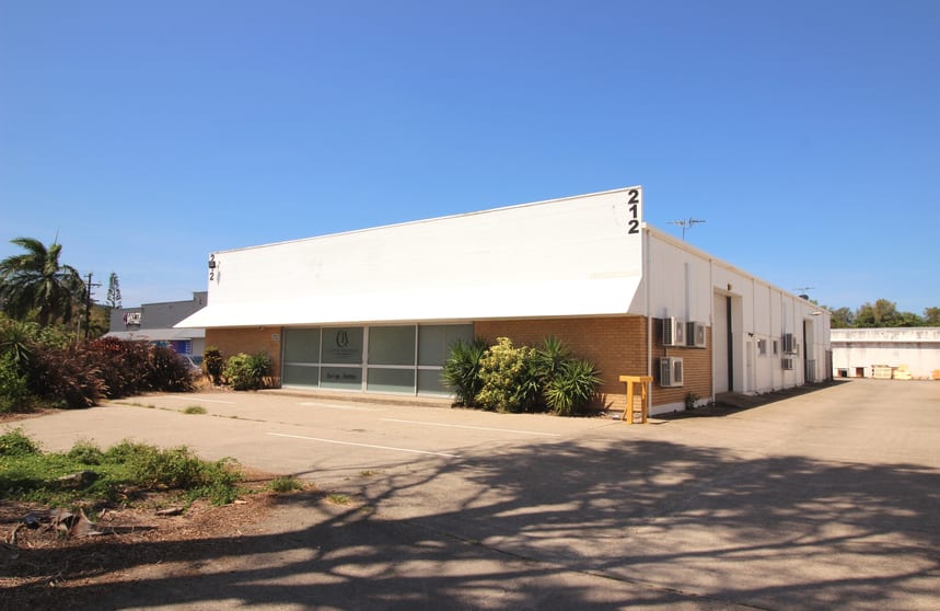 Click to view all images 212 McCormack Street Manunda QLD 4870 - Image 2