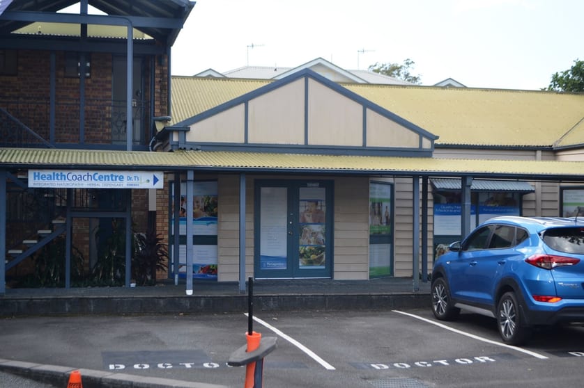 Click to view all images 4&5/33 Tallebudgera Creek Road Burleigh Heads QLD 4220 - Image 2