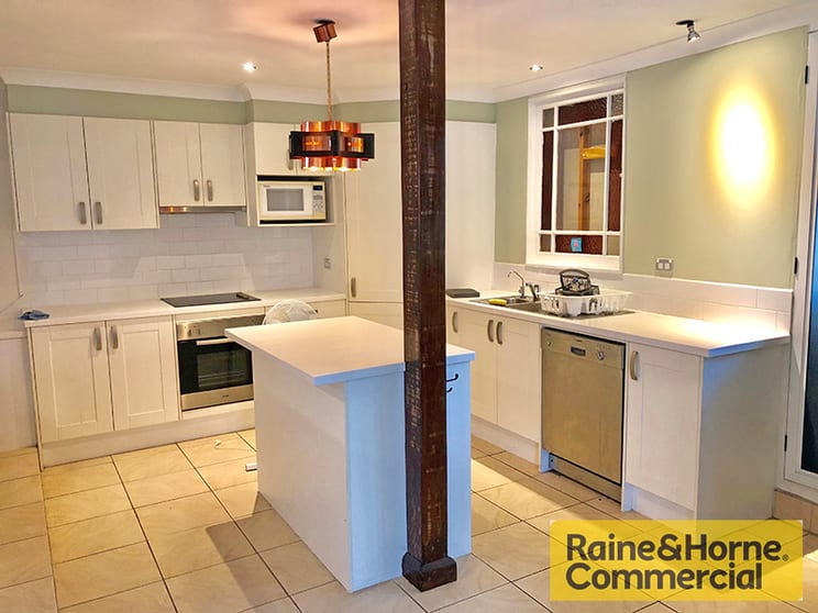 Click to view all images Windsor Road Red Hill QLD 4059 - Image 3