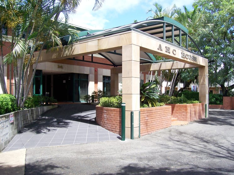 Click to view all images 14 Carrara Street Benowa QLD 4217 - Image 1