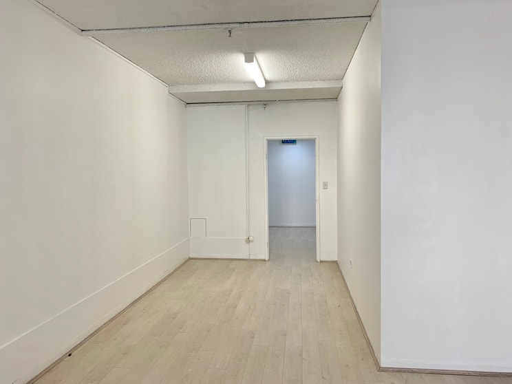 Click to view all images 61/8-24 Kippax Street Surry Hills NSW 2010 - Image 3