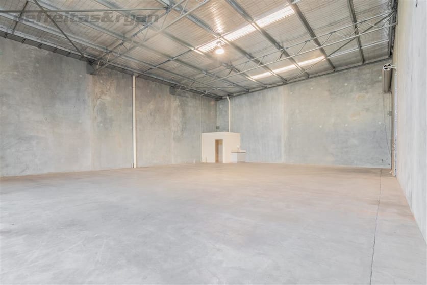 Click to view all images 1/6 Barcelona Way Maddington WA 6109 - Image 3