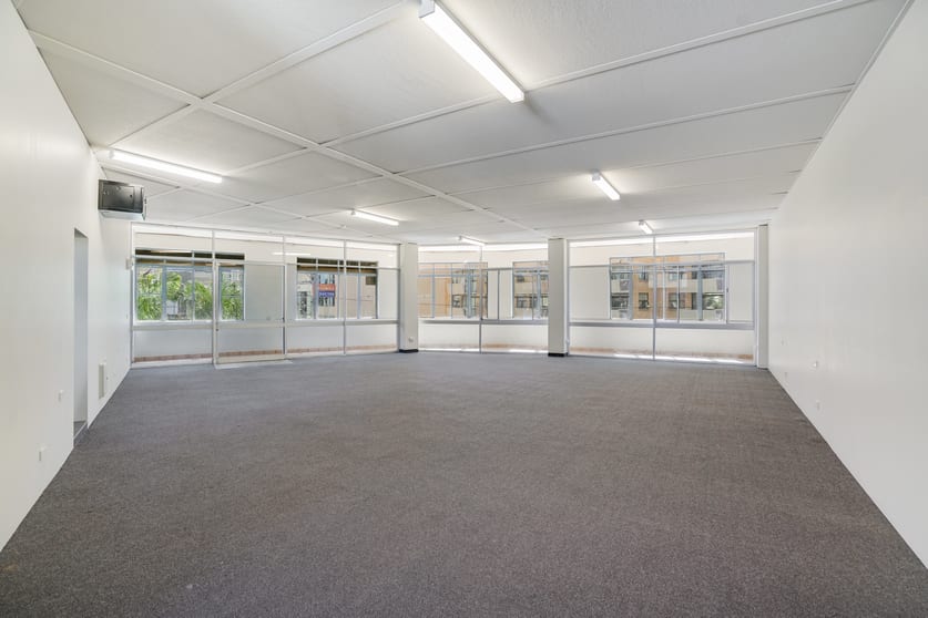 Click to view all images 3108 Surfers Paradise Blvd Surfers Paradise QLD 4217 - Image 3