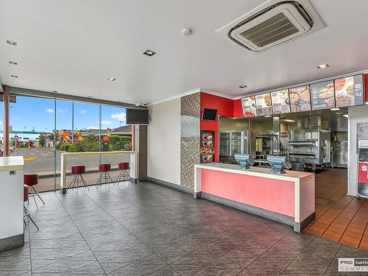 2/161 Boat Harbour Drive Urraween QLD 4655 - Image 1