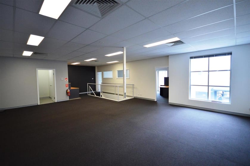 Click to view all images (Unit 2)/27 Annie Street Wickham NSW 2293 - Image 2