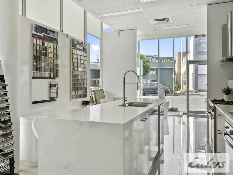 Click to view all images 33 Chester Street Newstead QLD 4006 - Image 2