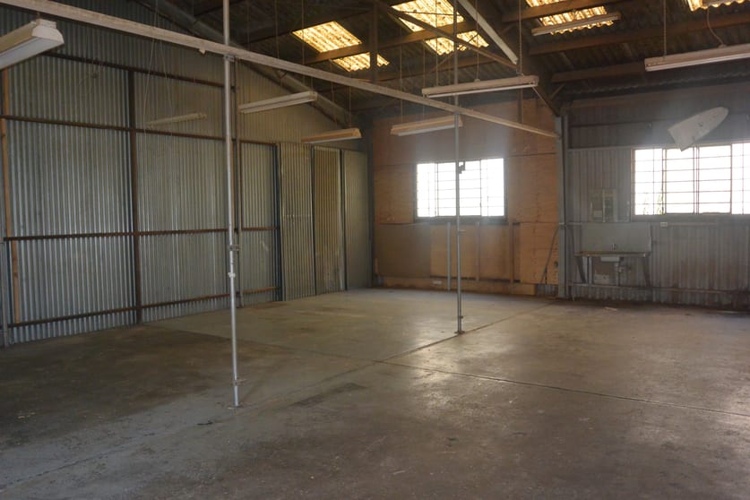 Click to view all images 8 & 9/136 Taren Point Road Taren Point NSW 2229 - Image 3