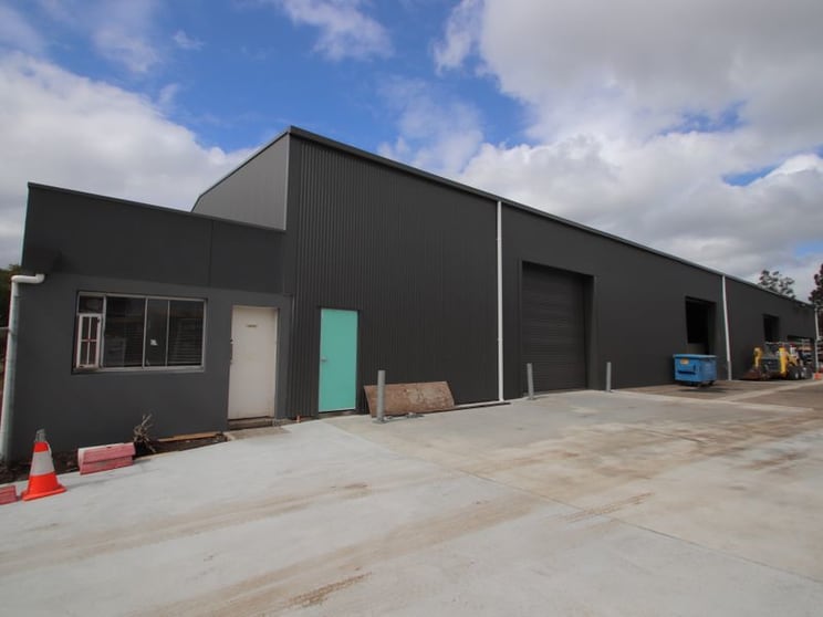 Click to view all images 1/123 Industrial Road Oak Flats NSW 2529 - Image 1