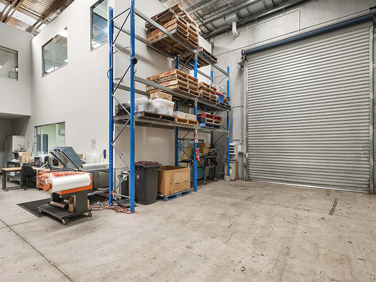 Click to view all images 3/21 Howleys Road Notting Hill VIC 3168 - Image 2