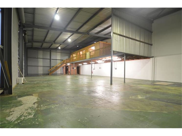 Click to view all images 29 Chifley Street East Maitland NSW 2323 - Image 3