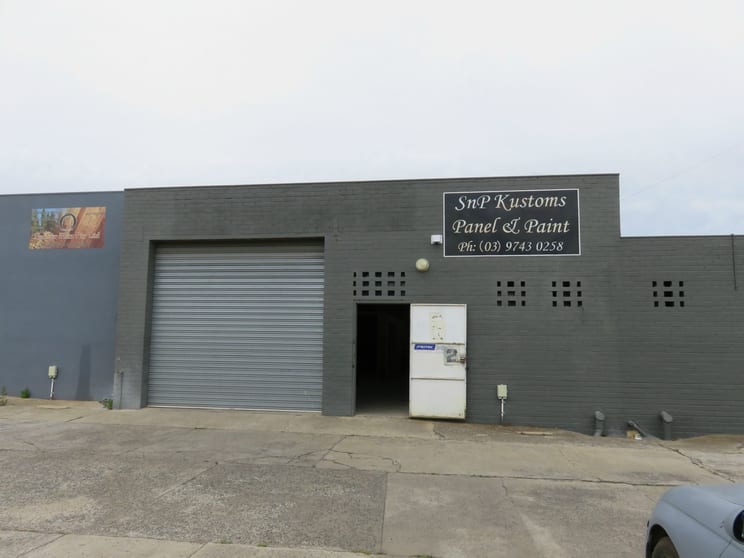 Click to view all images 2/154 High Street Melton VIC 3337 - Image 1