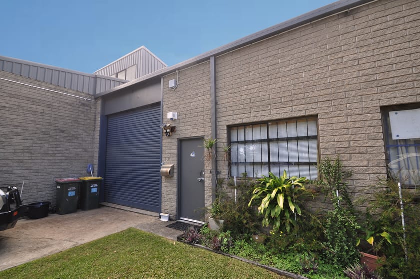 Click to view all images Unit 3/3 Cook Drive Coffs Harbour NSW 2450 - Image 1