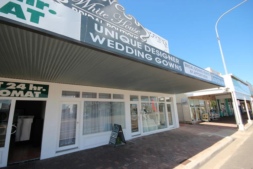 Click to view all images Shop A, 102 Charters Towers Road Hermit Park QLD 4812 - Image 1