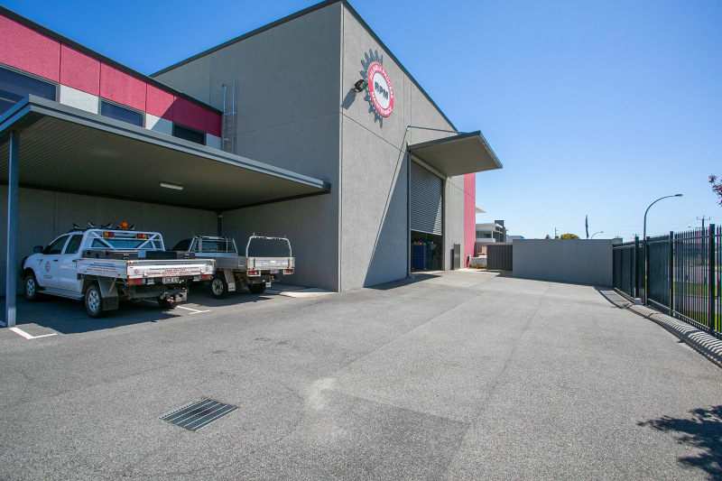 Click to view all images 60 Tacoma Circuit Canning Vale WA 6155 - Image 3