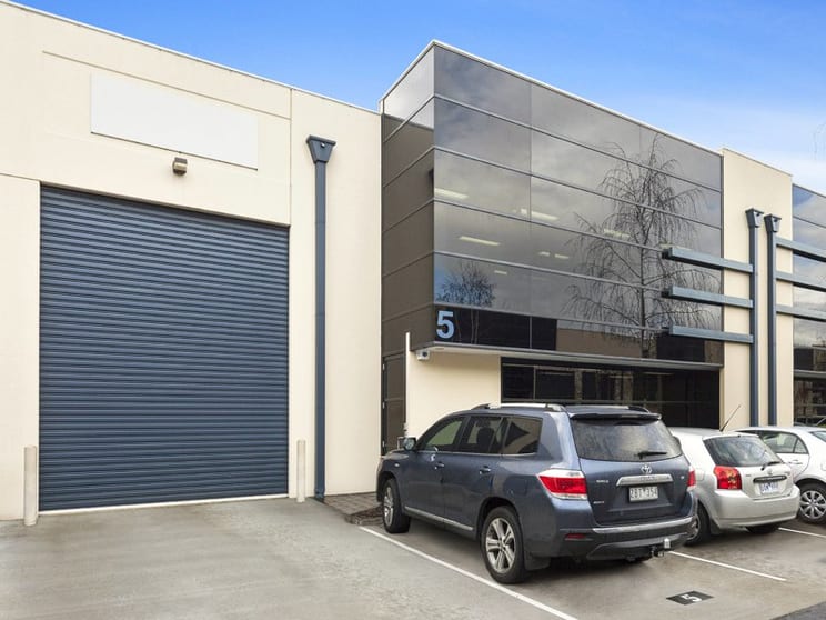 Click to view all images 5/21 Howleys Road Notting Hill VIC 3168 - Image 1