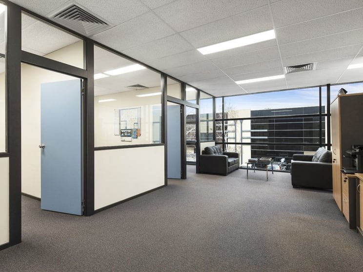 Click to view all images 5/21 Howleys Road Notting Hill VIC 3168 - Image 3