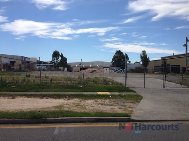 Click to view all images 142 Magnesium Drive Crestmead QLD 4132 - Image 1