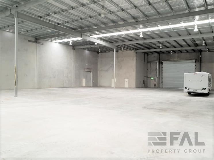 Click to view all images Unit 1/90 Southlink Street Parkinson QLD 4115 - Image 2