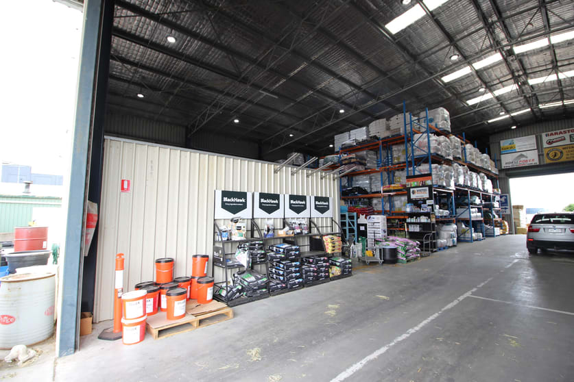 Click to view all images 373 Racecourse Road Mornington VIC 3931 - Image 2