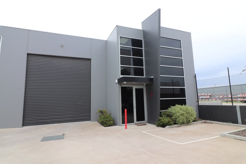 Click to view all images 7/3 Interchange Way Carrum Downs VIC 3201 - Image 2
