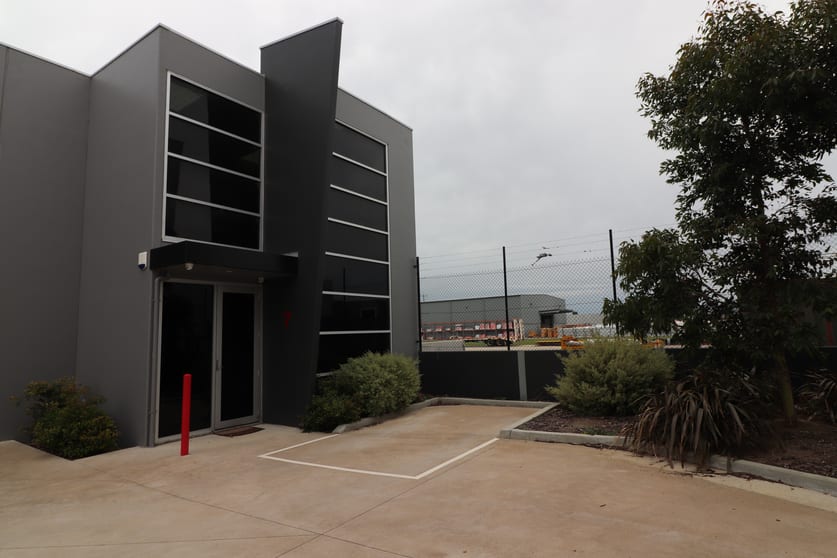 Click to view all images 7/3 Interchange Way Carrum Downs VIC 3201 - Image 3