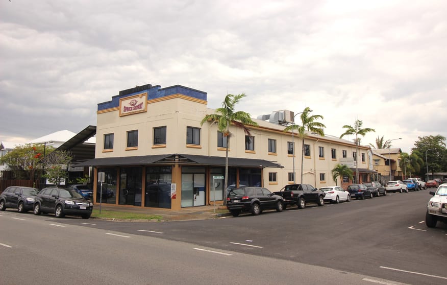 Click to view all images 3/124 Spence Street Parramatta Park QLD 4870 - Image 1