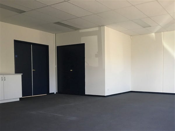 Click to view all images 9/13-15 Howleys Road Notting Hill VIC 3168 - Image 3