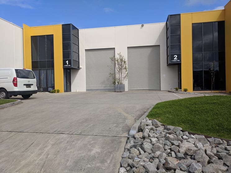 Click to view all images 1/3 Torca Terrace Mornington VIC 3931 - Image 2